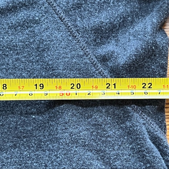 ⭐️ Calvin Klein Long Sleeve Performance Top Super Soft Size LARGE - Picture 7 of 8